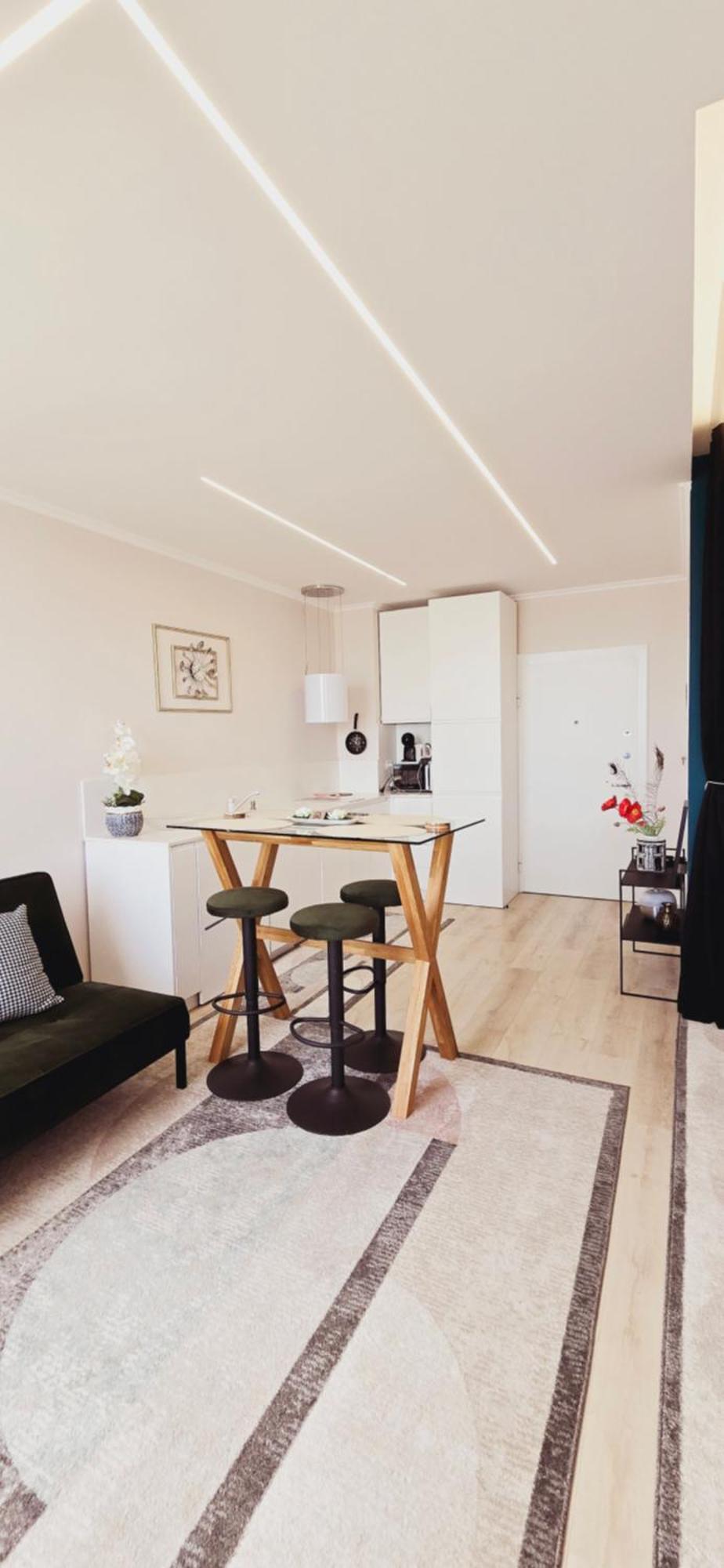 02,sea View Apartment *